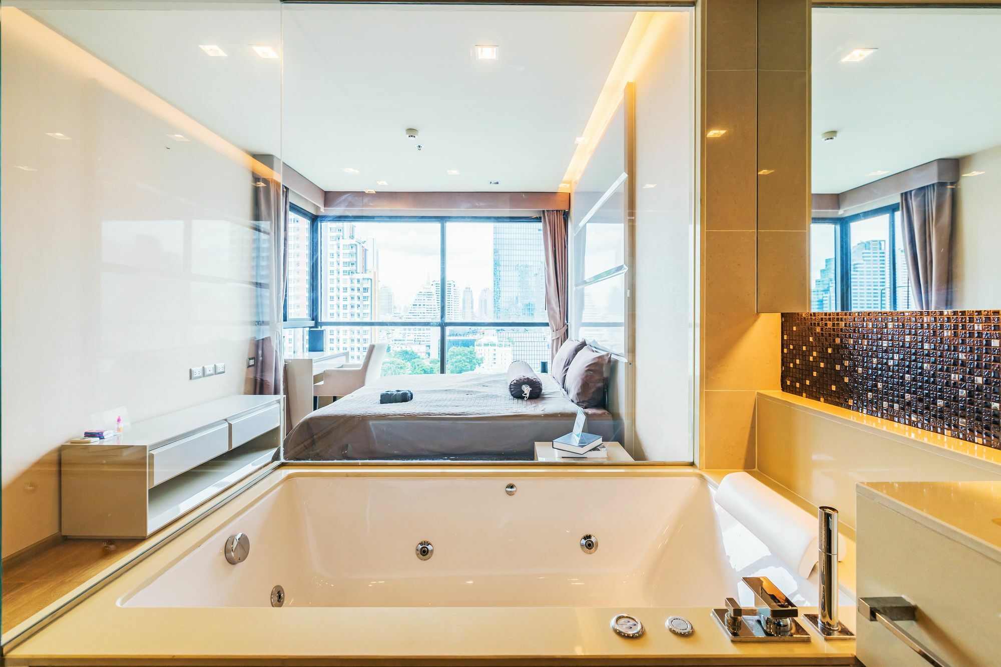 The Address Sathorn By Favstay Bangkok Exterior photo